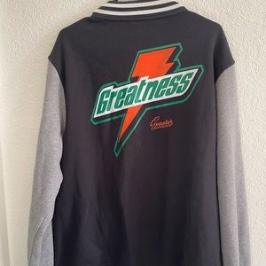 Chaqueta Sneaker Threads talla L usada pero en buenas condiciones